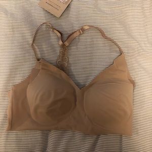 True&Co True Body triangle racer back bra